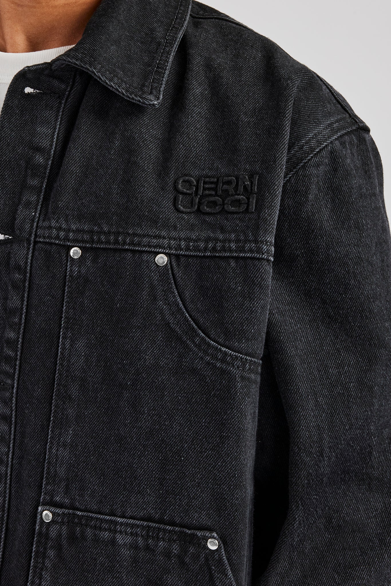 Übergroße Carpenter-Jeansjacke und Baggy-Jeans – verwaschenes Schwarz